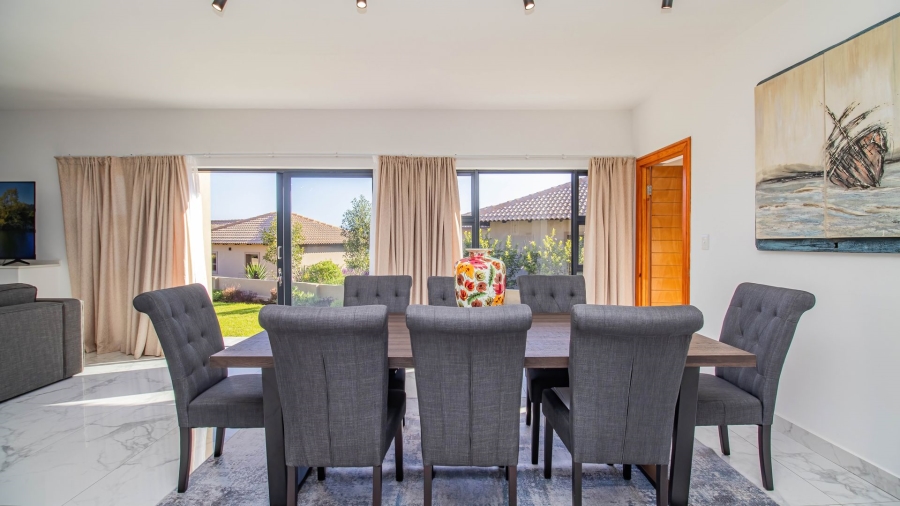 5 Bedroom Property for Sale in The Hill Western Cape